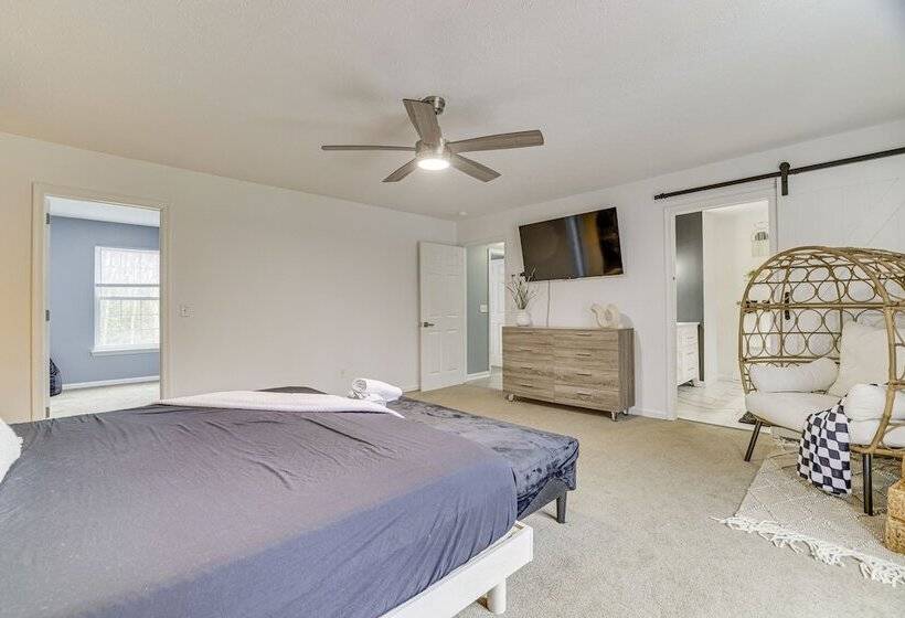 Family Friendly Poconos Home W/ Hot Tub!