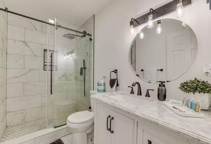 Family Friendly Poconos Home W/ Hot Tub!