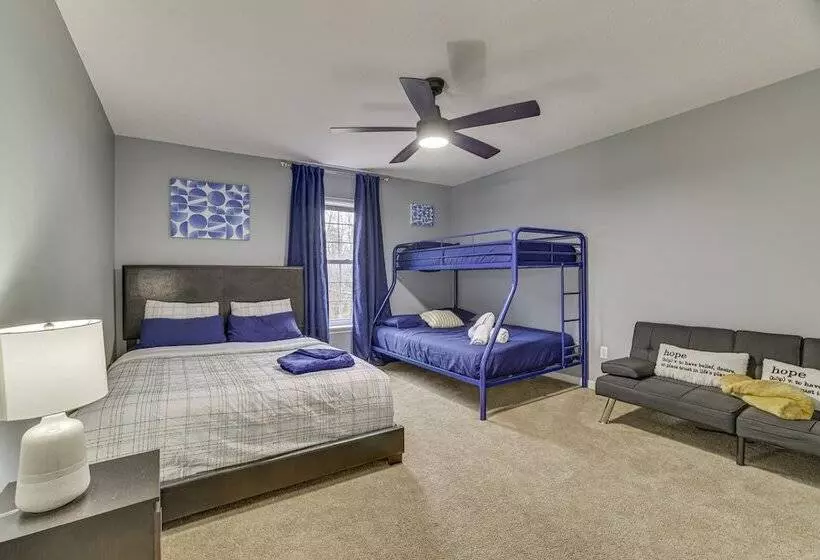 Family Friendly Poconos Home W/ Hot Tub!