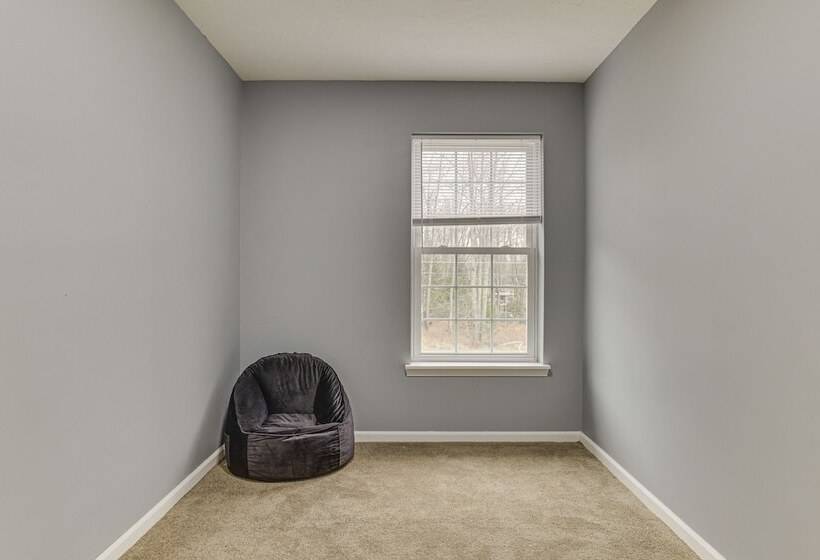 Family Friendly Poconos Home W/ Hot Tub!