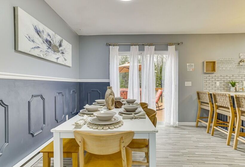 Family Friendly Poconos Home W/ Hot Tub!