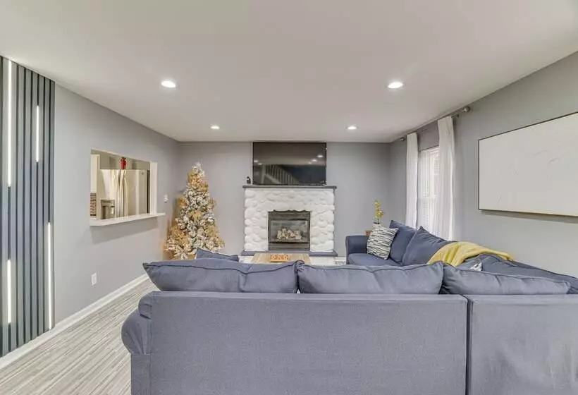 Family Friendly Poconos Home W/ Hot Tub!