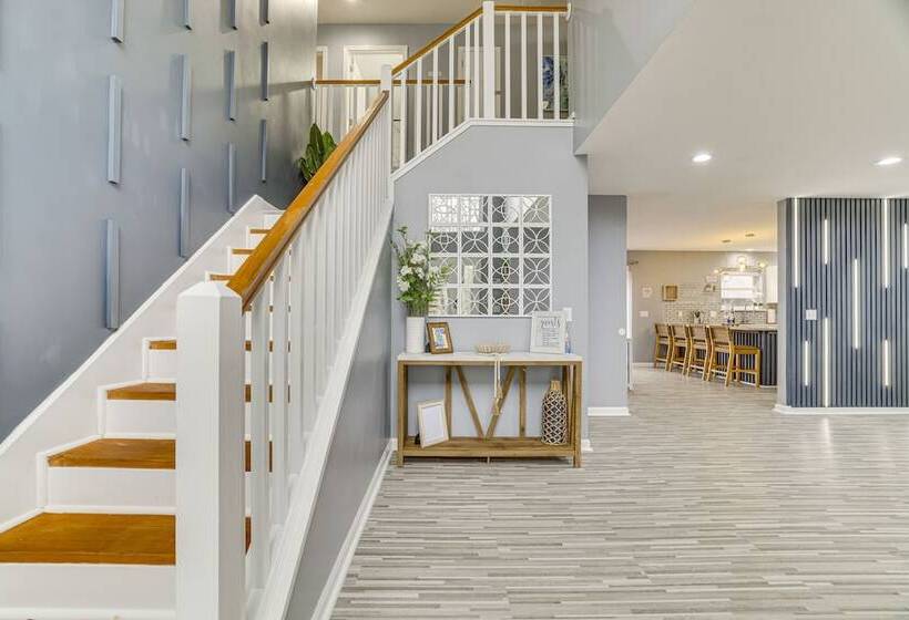 Family Friendly Poconos Home W/ Hot Tub!