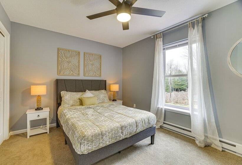 Family Friendly Poconos Home W/ Hot Tub!