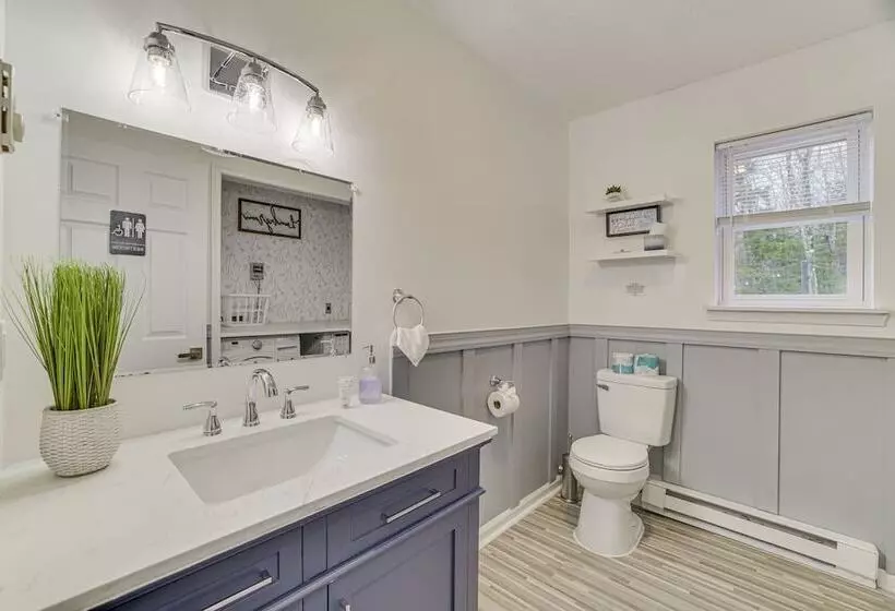 Family Friendly Poconos Home W/ Hot Tub!