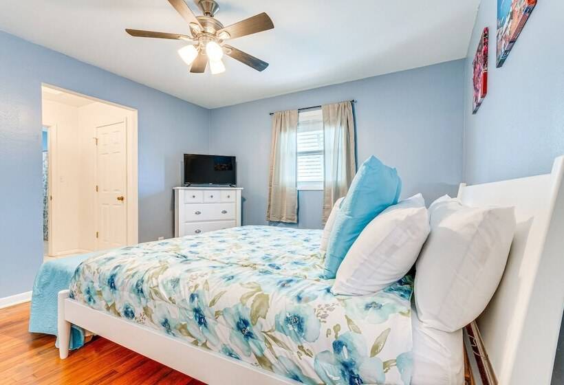 Fort Walton Beach Home ~ 1 Mi To Santa Rosa Sound!