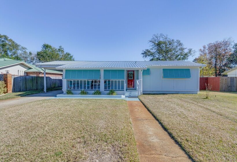 Fort Walton Beach Home ~ 1 Mi To Santa Rosa Sound!