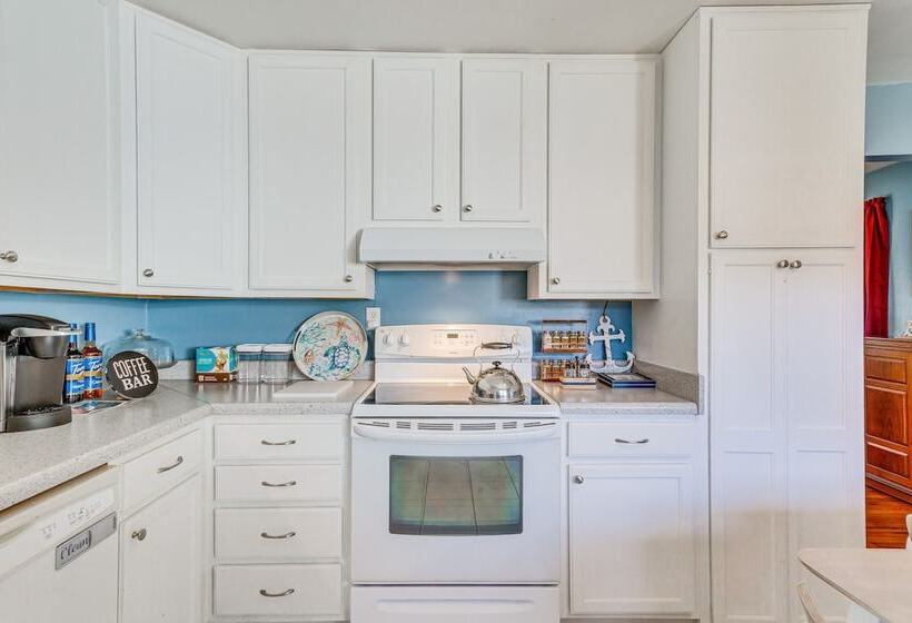 Fort Walton Beach Home ~ 1 Mi To Santa Rosa Sound!