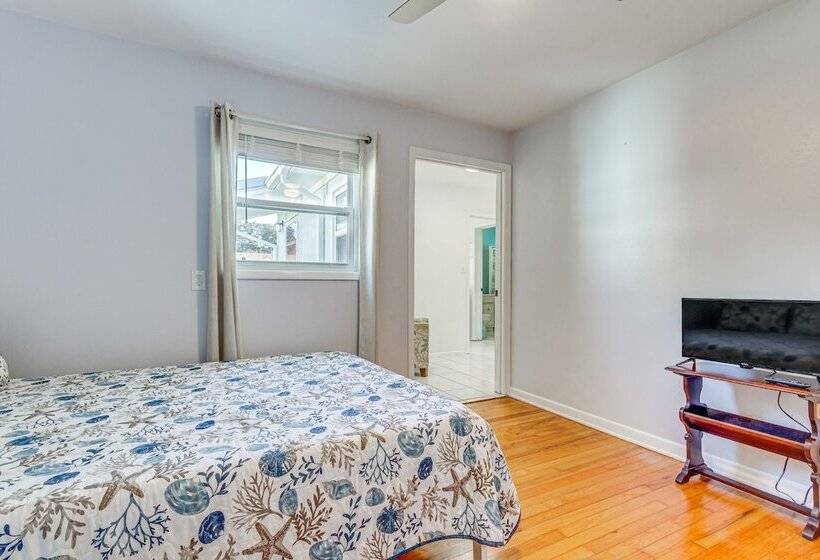 Fort Walton Beach Home ~ 1 Mi To Santa Rosa Sound!