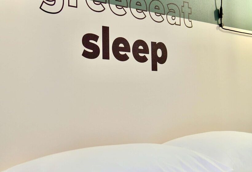 Greet Hotel Brest Aéroport