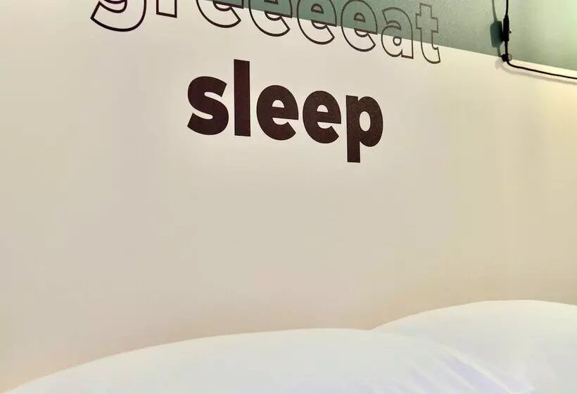 Greet Hotel Brest Aéroport