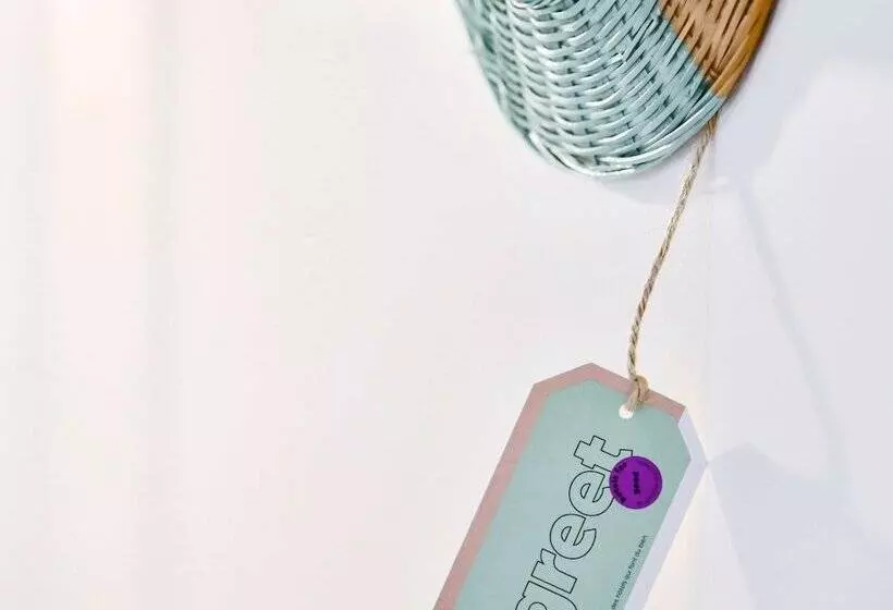 Greet Hotel Brest Aéroport