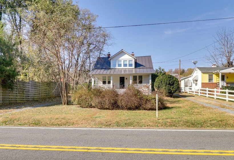 Hidden Charlottesville Home: 4 Mi To Downtown!