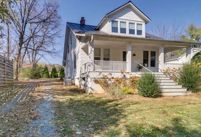 Hidden Charlottesville Home: 4 Mi To Downtown!