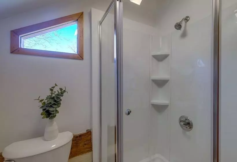 Historical Paris Cabin On Farm W/ Fire Pit!