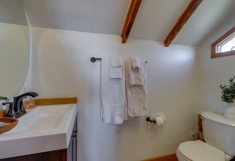 Historical Paris Cabin On Farm W/ Fire Pit!