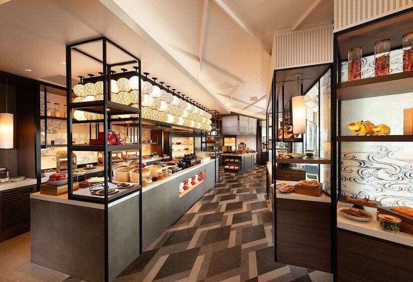 هتل Doubletree By Hilton Osaka Castle