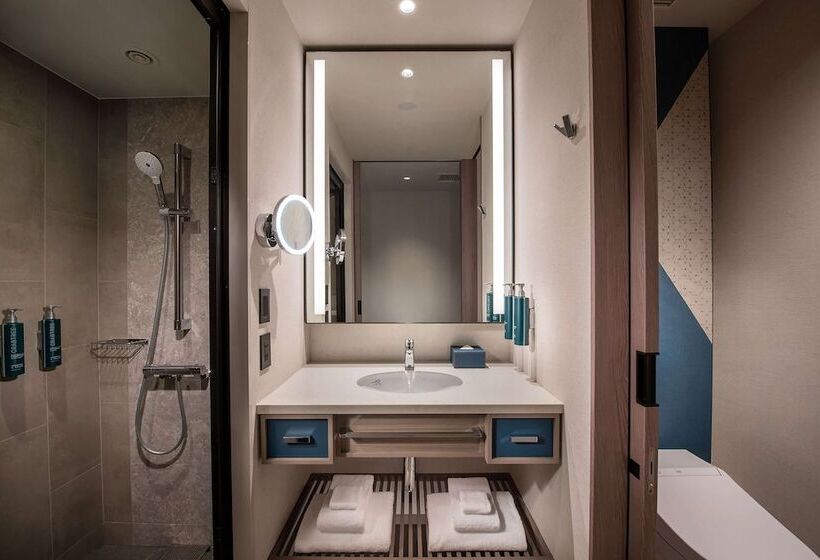 هتل Doubletree By Hilton Osaka Castle