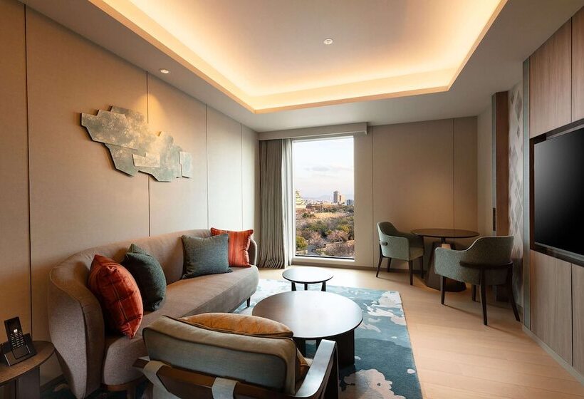 هتل Doubletree By Hilton Osaka Castle