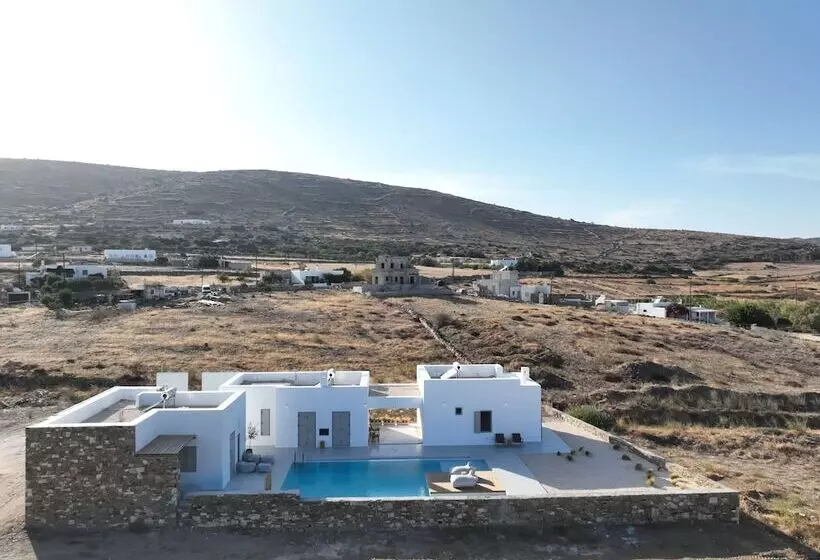ホテル Lil Paros Luxury Suites
