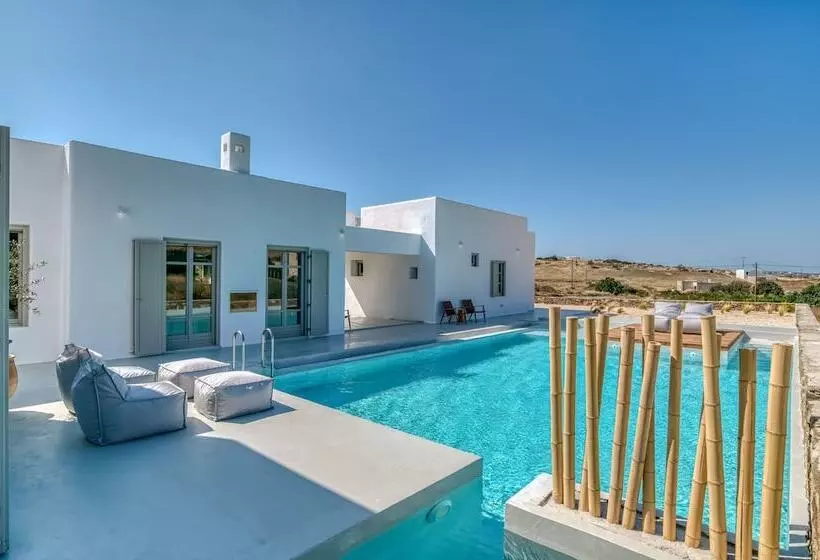 ホテル Lil Paros Luxury Suites