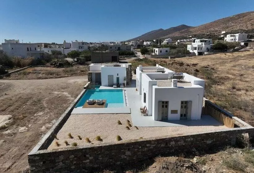 ホテル Lil Paros Luxury Suites