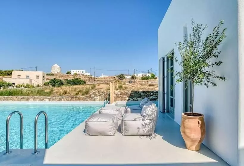 ホテル Lil Paros Luxury Suites