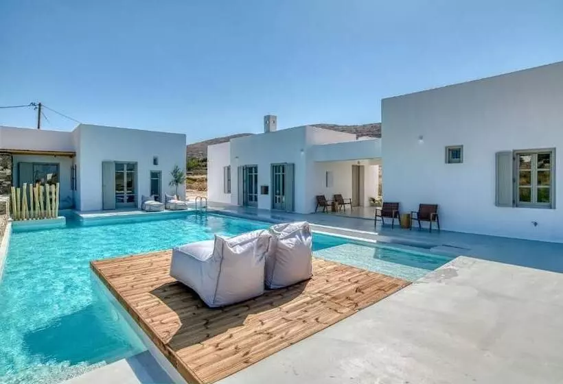 ホテル Lil Paros Luxury Suites