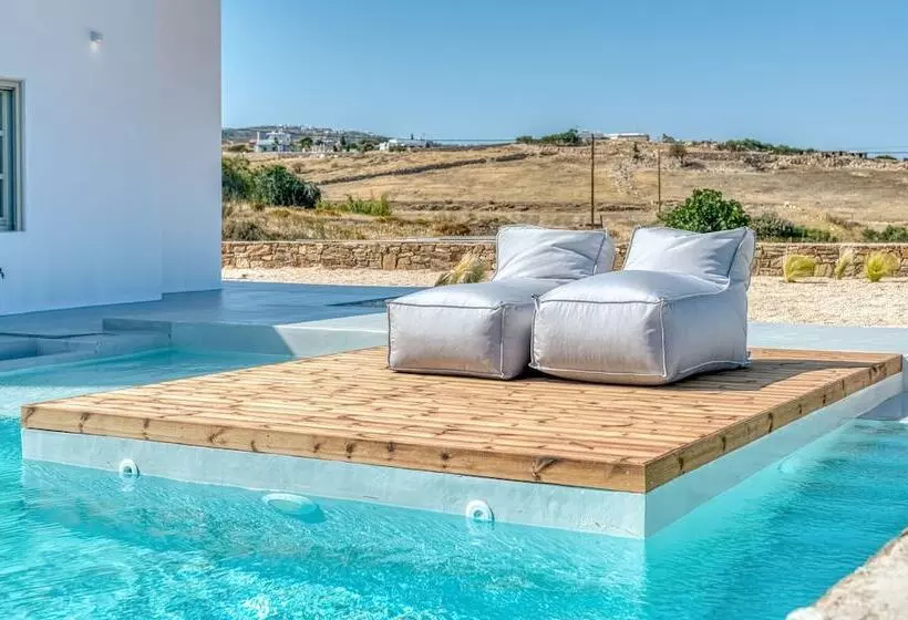 ホテル Lil Paros Luxury Suites