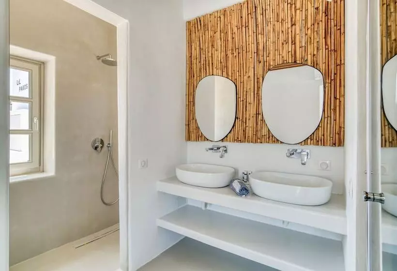 ホテル Lil Paros Luxury Suites