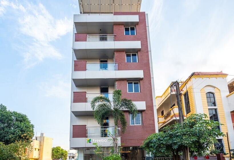 فندق Treebo Silver Apartment