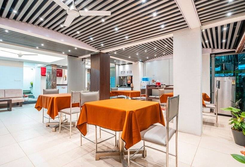 فندق Treebo Silver Apartment