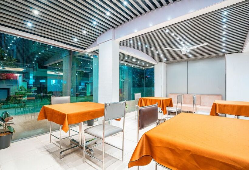 فندق Treebo Silver Apartment