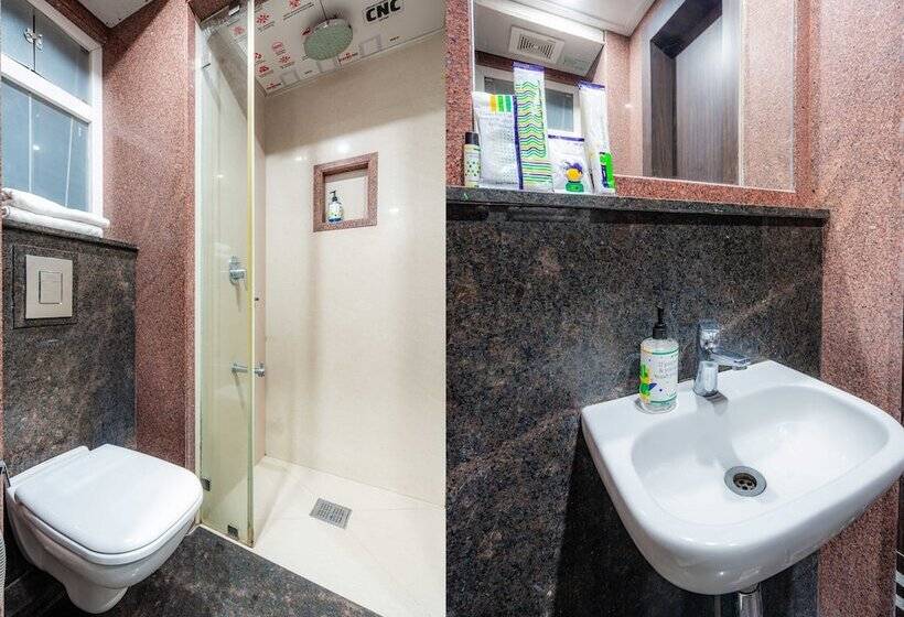 فندق Treebo Silver Apartment