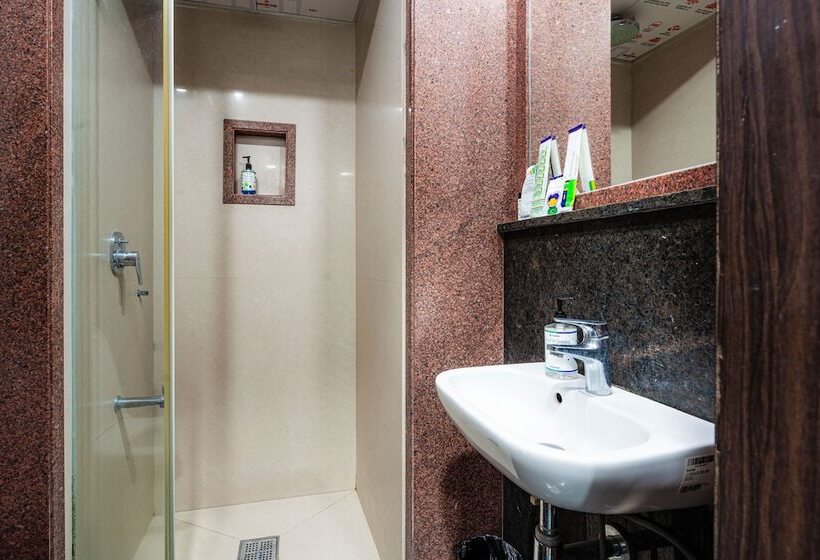 فندق Treebo Silver Apartment