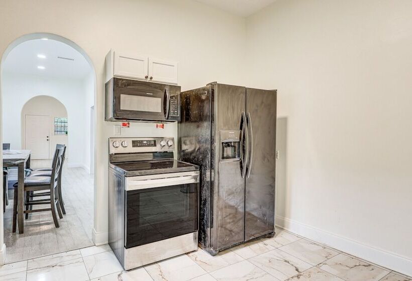 Jacksonville Home, Half Mi To Everbank Stadium!