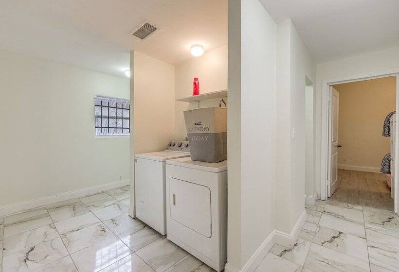 Jacksonville Home, Half Mi To Everbank Stadium!