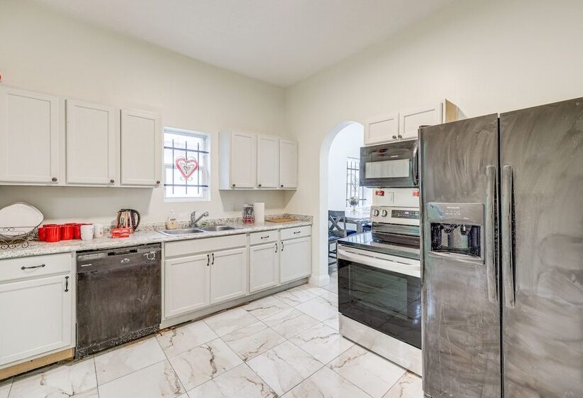 Jacksonville Home, Half Mi To Everbank Stadium!