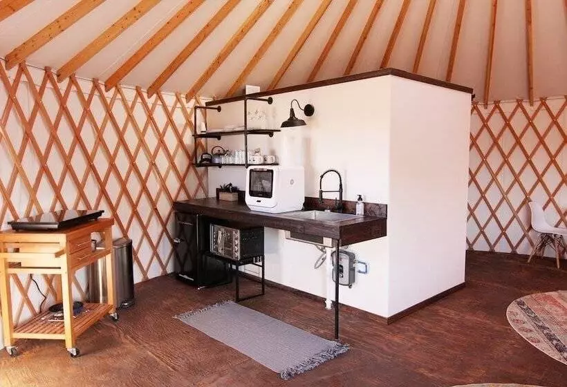Johnny Yurts