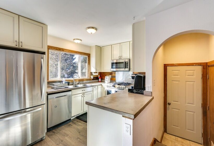 Lakewood Gem W/ Deck ~ 7 Mi To Downtown Denver