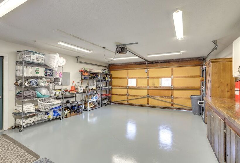 Lakewood Gem W/ Deck ~ 7 Mi To Downtown Denver