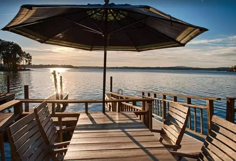 Landover Lodge By Avantstay Waterfront + Dock