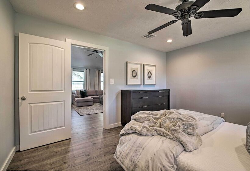 College Station Vacation Rental: Near Texas A & M