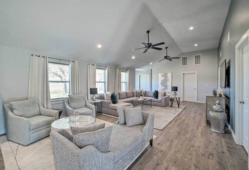 College Station Vacation Rental: Near Texas A & M