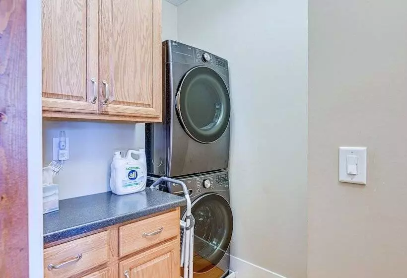 Mountain View Georgia Cabin W/ 2 Decks