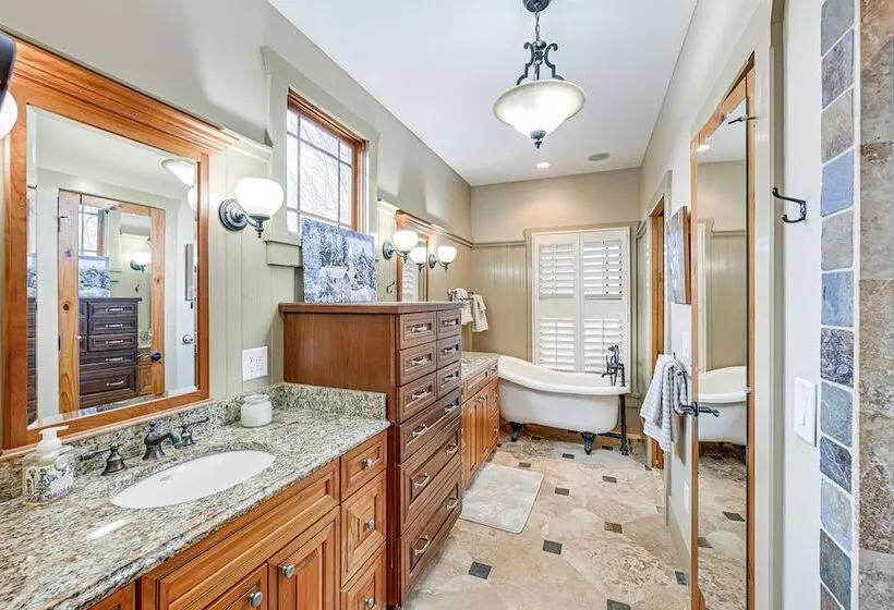 Mountain View Georgia Cabin W/ 2 Decks