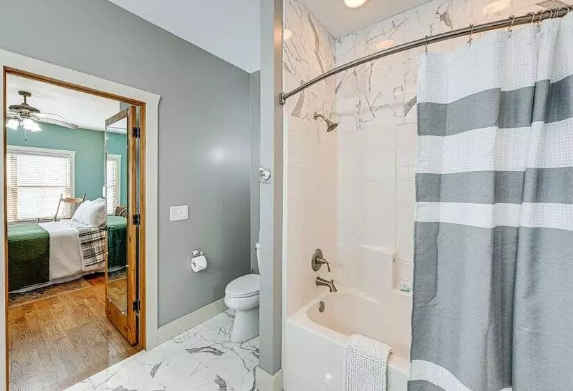 Mountain View Georgia Cabin W/ 2 Decks