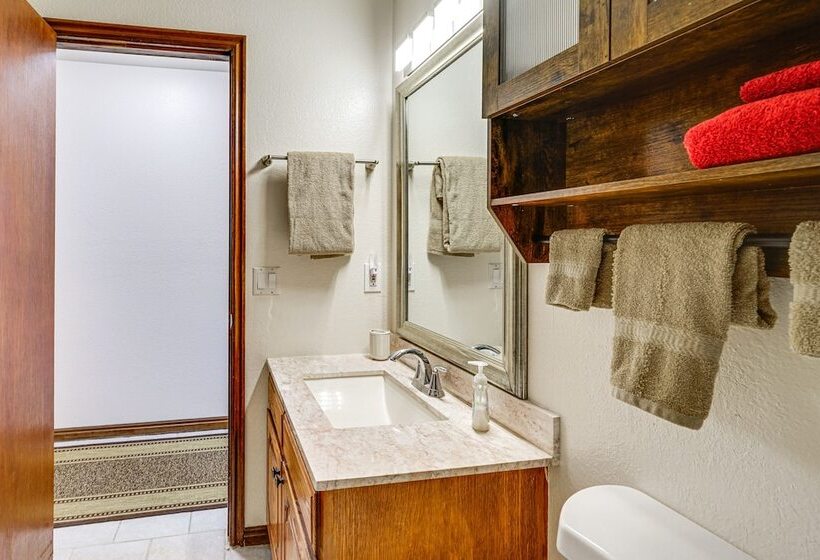 Park City Home W/ 2 Fireplaces & 2 Living Rooms!