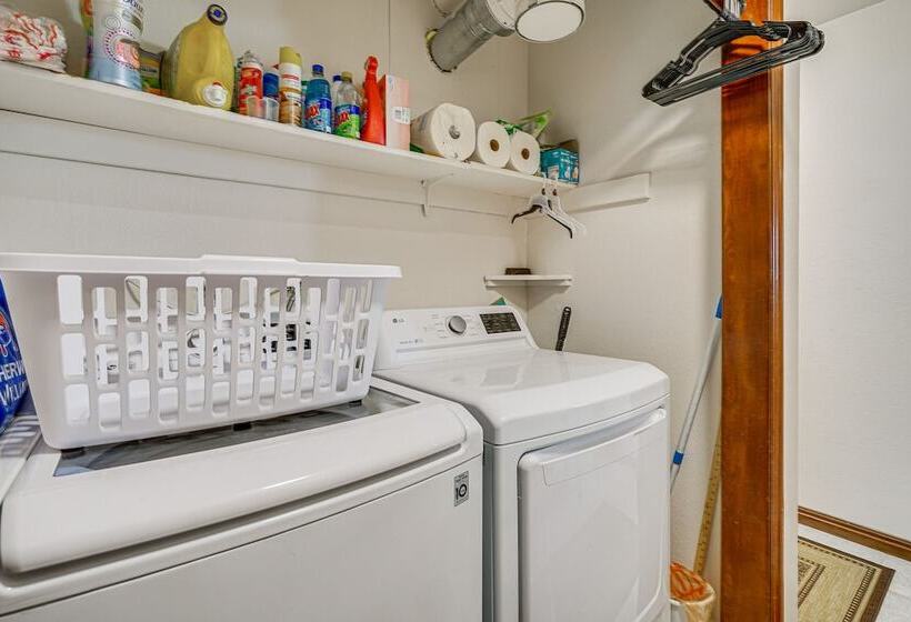 Park City Home W/ 2 Fireplaces & 2 Living Rooms!