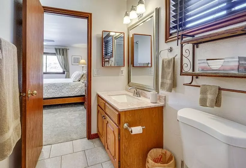 Park City Home W/ 2 Fireplaces & 2 Living Rooms!